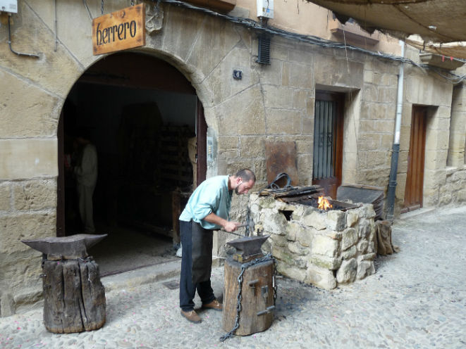 blacksmith medieval festivals briones
