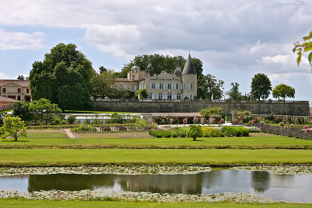 Bodega-Château-Lafite-Rothschild-fuera